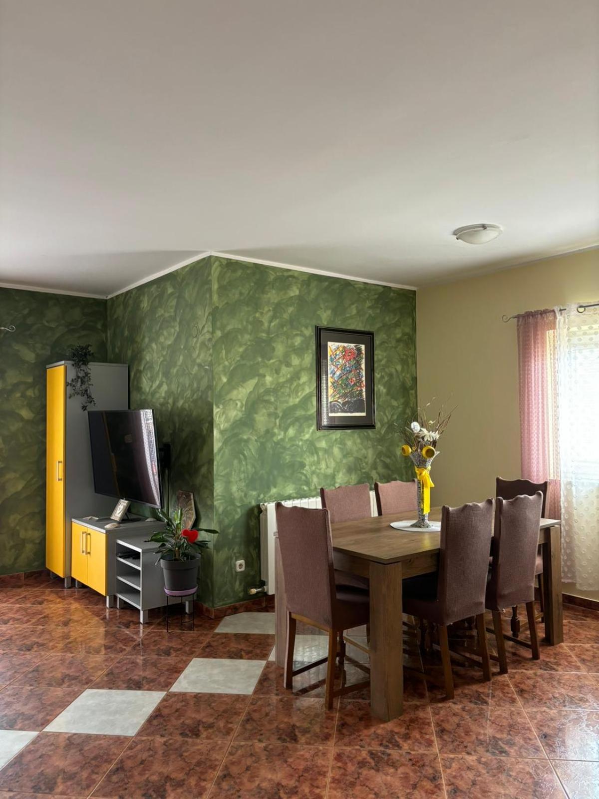 Apartment And Room Marlen 로비니스코 셀로 외부 사진