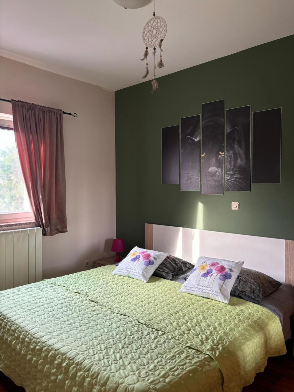Apartment And Room Marlen 로비니스코 셀로 외부 사진